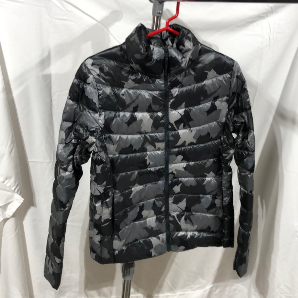 Grey Camouflage Lightweight Down feather Puffer Jacket from Uniqlo